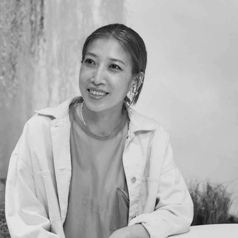 進藤郁子